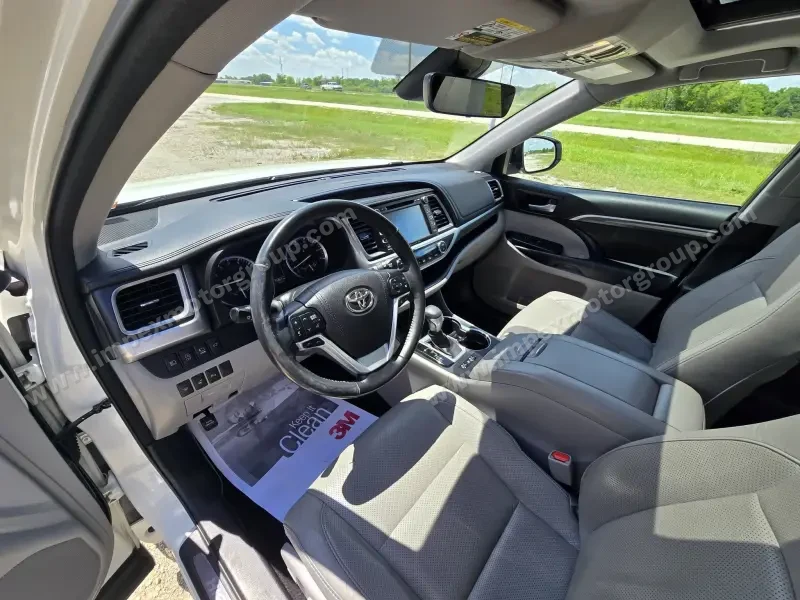 2018 Toyota Highlander Limited AWD photo 25