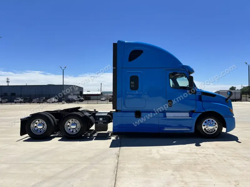 2020 Freightliner Cascadia 126 photo 4