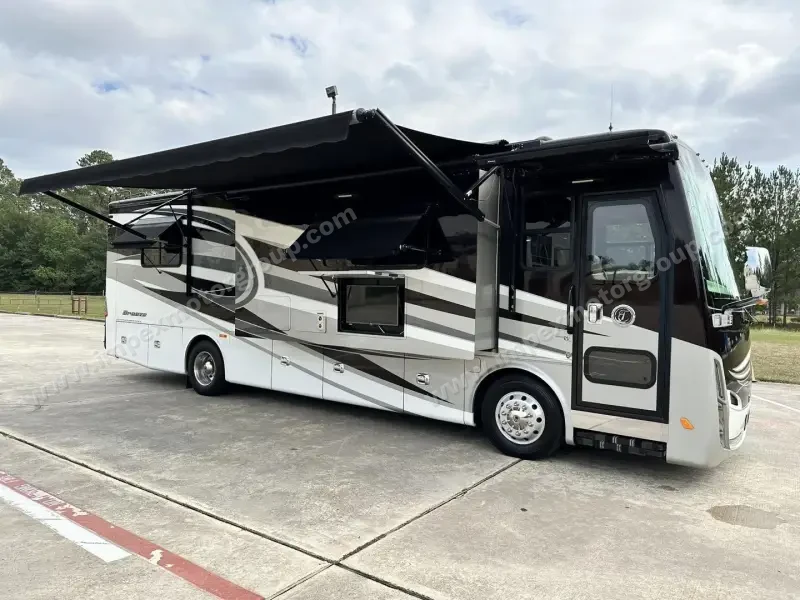 2017 Tiffin Allegro Breeze 32BR photo 13