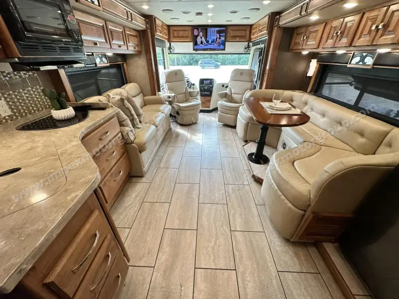 2017 Tiffin Allegro Breeze 32BR photo 4