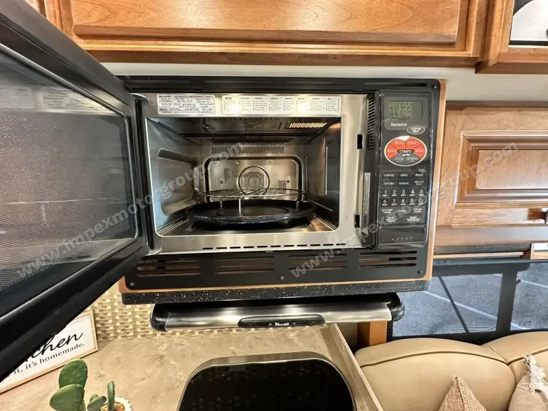 2017 Tiffin Allegro Breeze 32BR photo 38