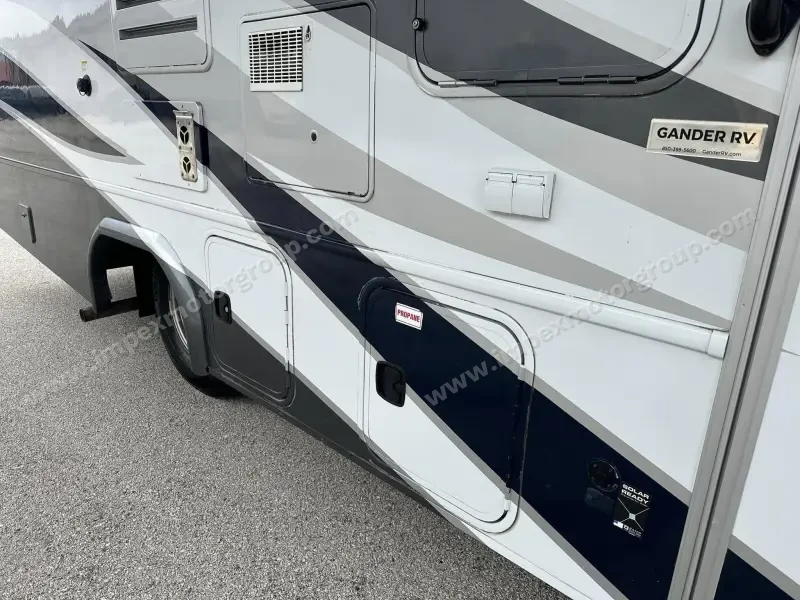 2017 Forest River Sunseeker 2400WS photo 44