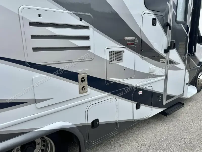 2017 Forest River Sunseeker 2400WS photo 33