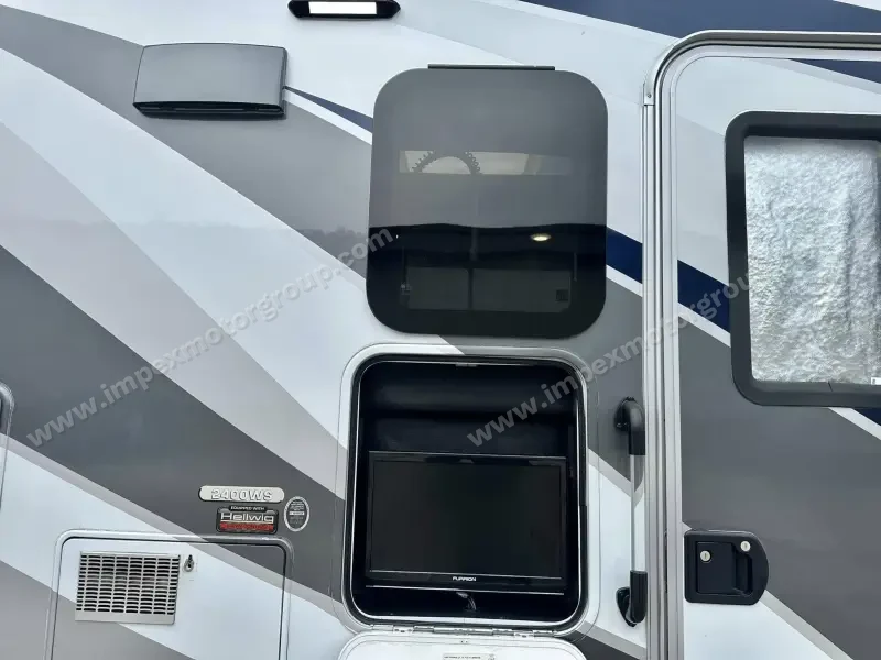 2017 Forest River Sunseeker 2400WS photo 37