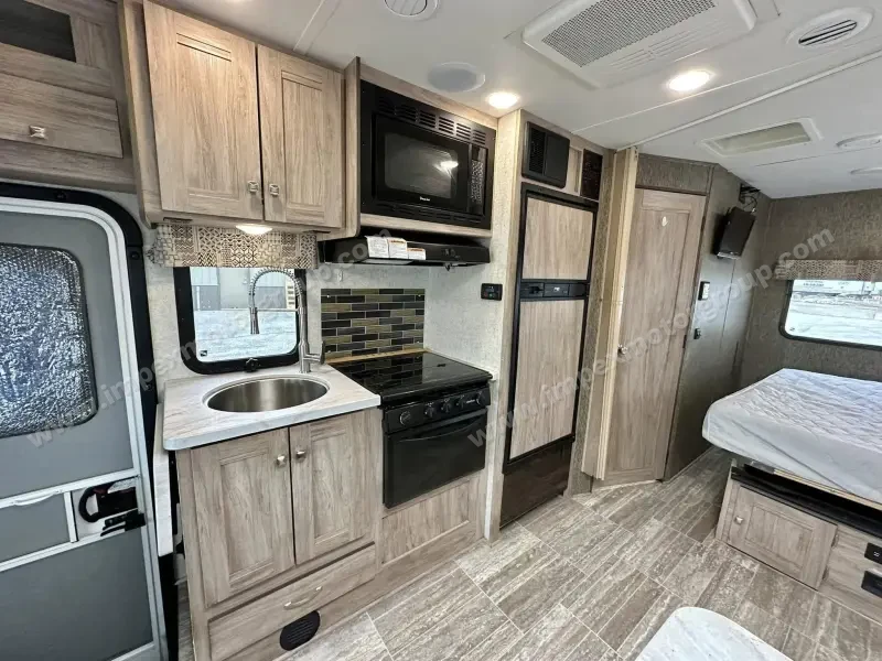 2017 Forest River Sunseeker 2400WS photo 59