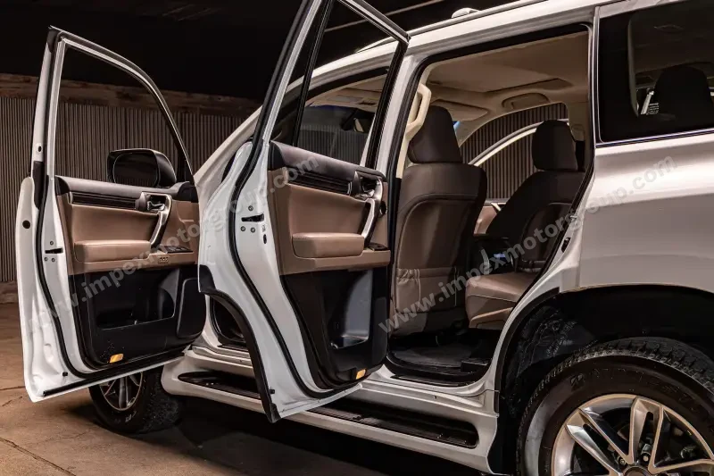 2023 Lexus GX 460 Base photo 23