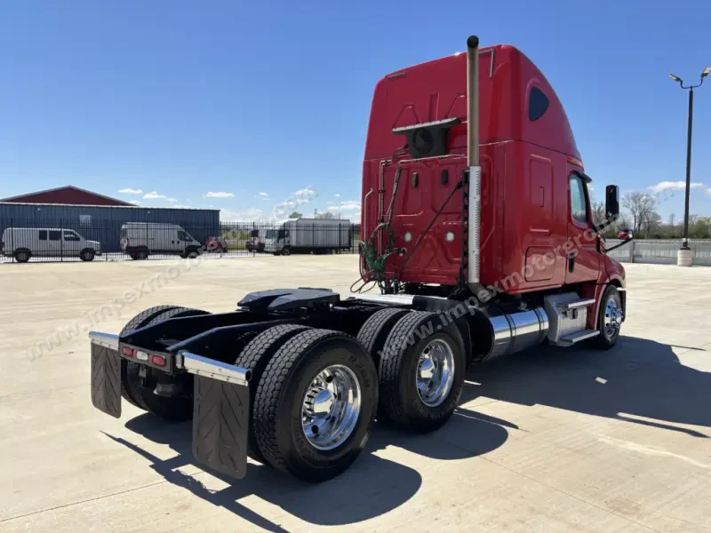 2020 Freightliner Cascadia 126 SLEEPER CAB photo 4
