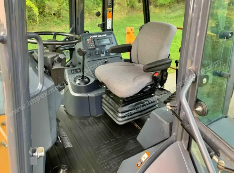 2017 John Deere 410L photo 10