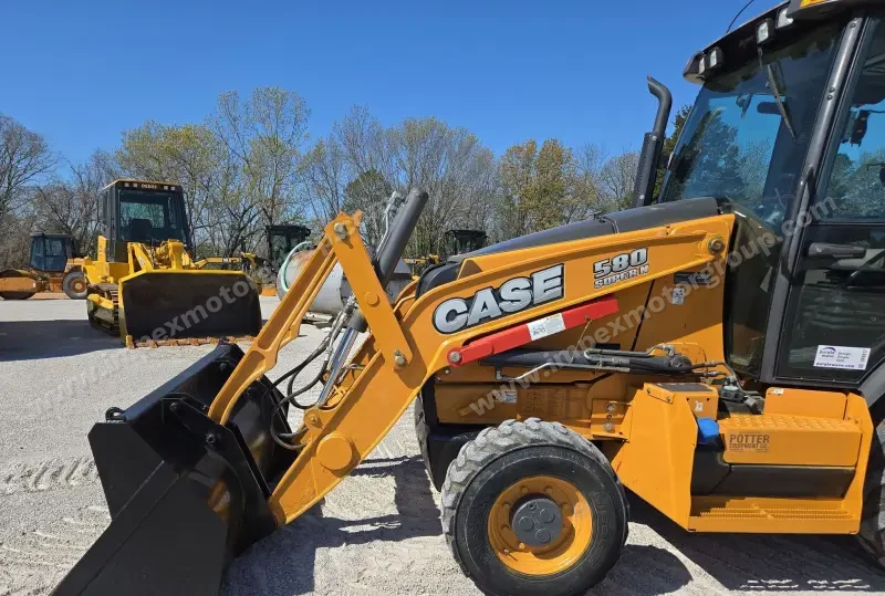 2016 Case 580 Super N photo 11