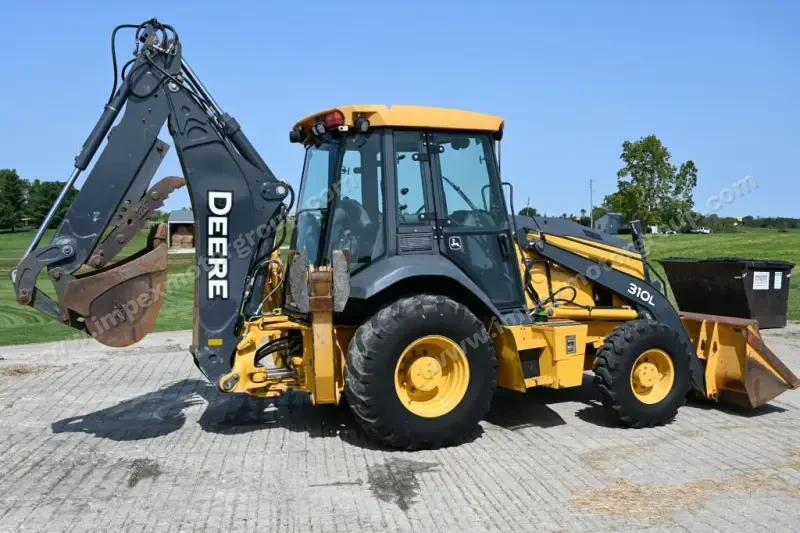 2016 John Deere 310L photo 12