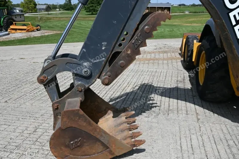 2016 John Deere 310L photo 8