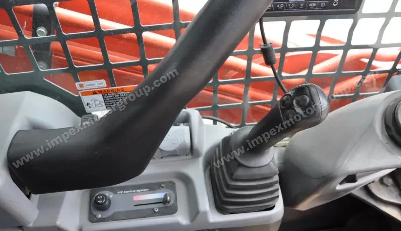2017 Kubota SVL95-2S photo 33