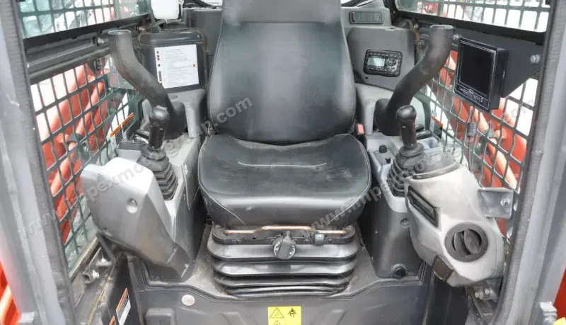2017 Kubota SVL95-2S photo 30