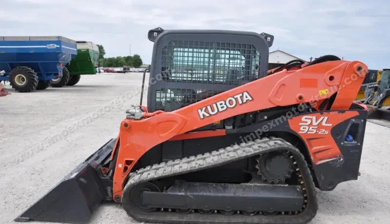 2017 Kubota SVL95-2S photo 9