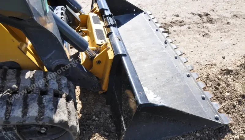 2018 John Deere 333G photo 34