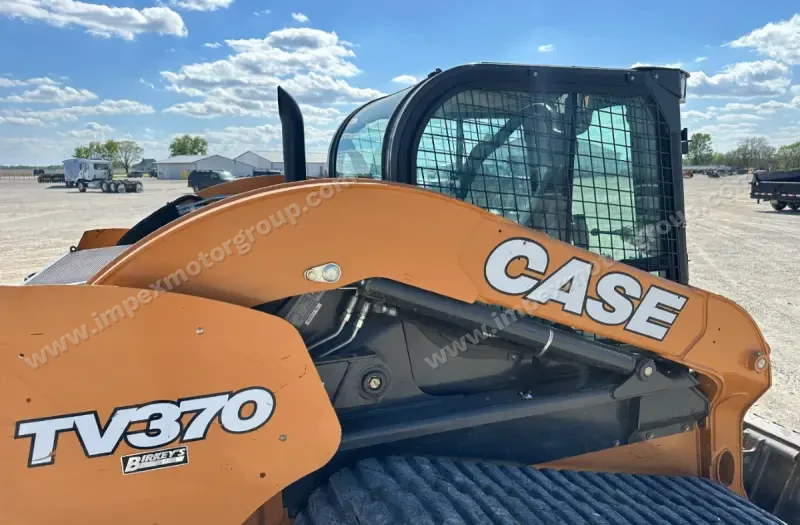 2019 Case TV370 photo 27