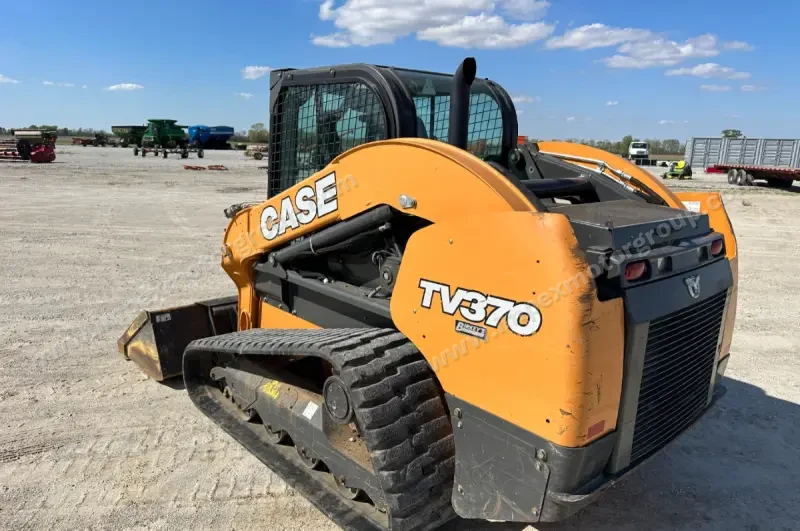 2019 Case TV370 photo 8