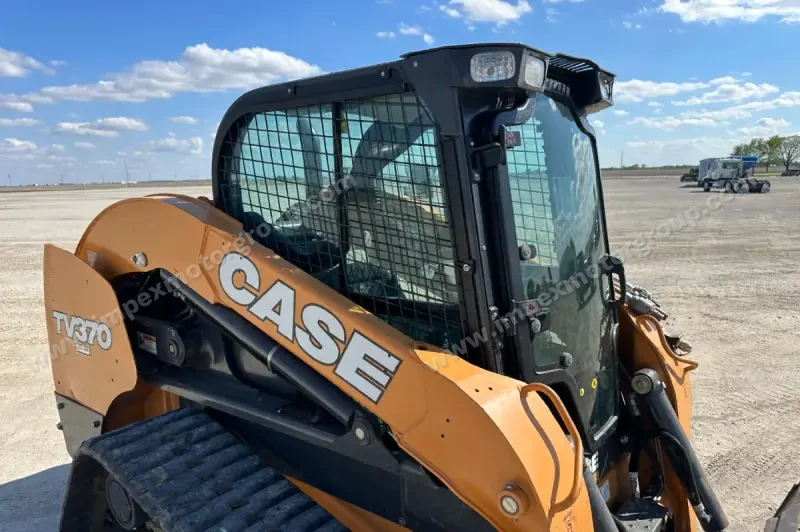 2019 Case TV370 photo 30
