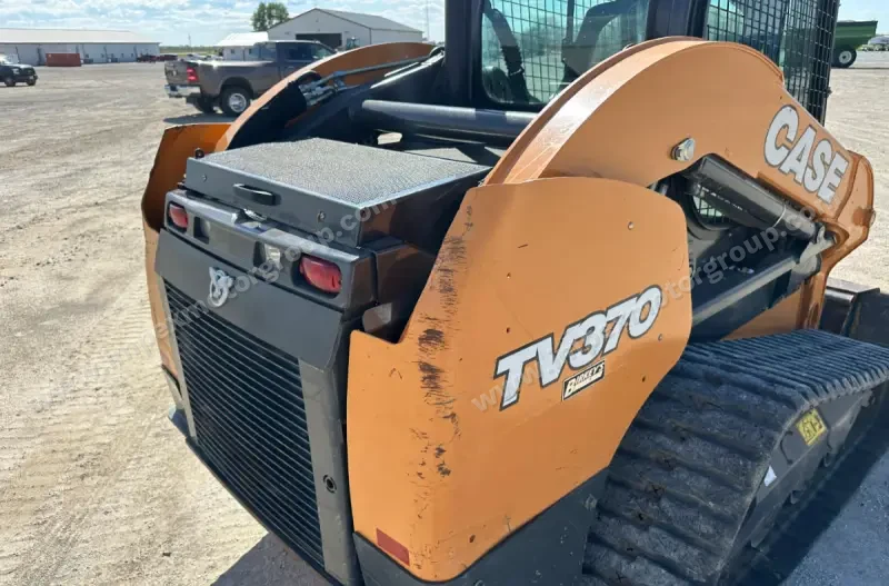 2019 Case TV370 photo 25