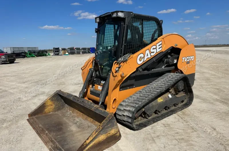 2019 Case TV370 photo 2