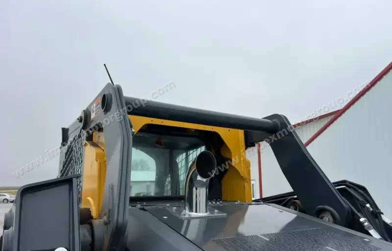 2016 John Deere 333G photo 12