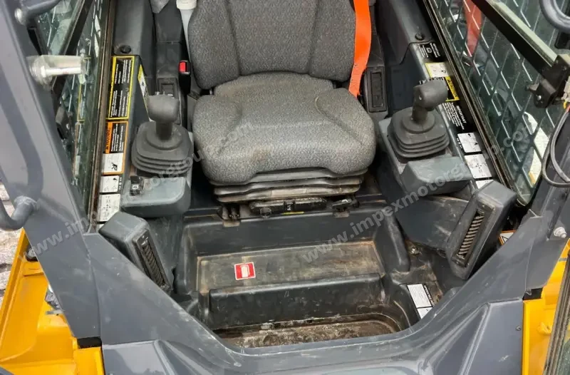 2016 John Deere 333G photo 21