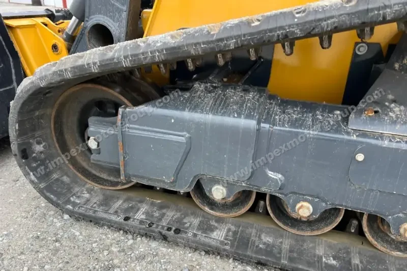 2016 John Deere 333G photo 17