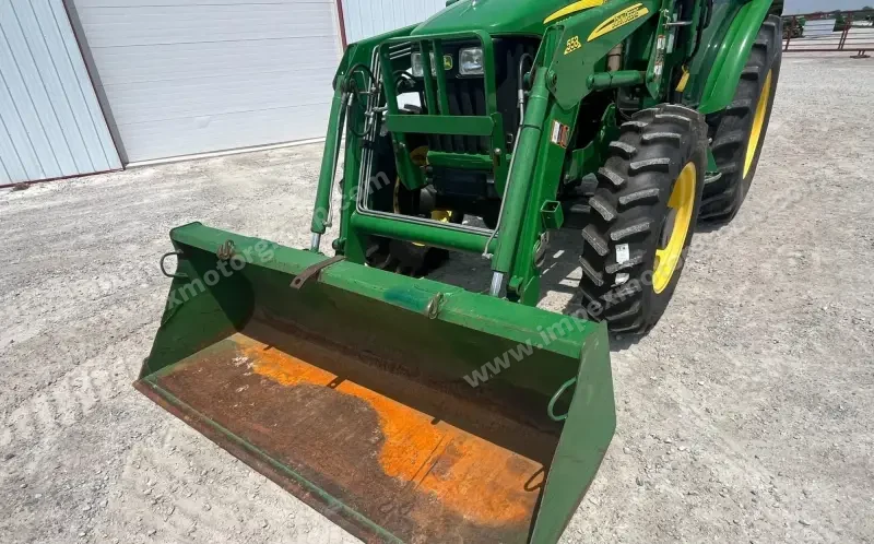 2011 John Deere 5093E MFWD photo 41
