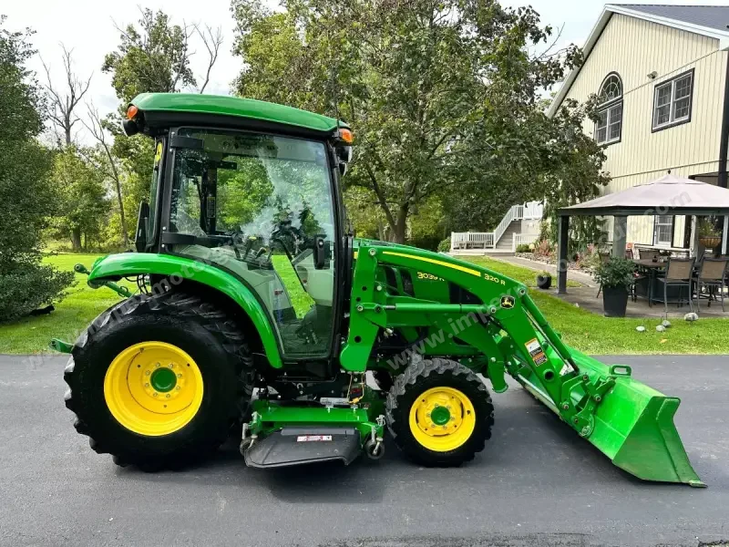 2020 John Deere 3039R photo 11