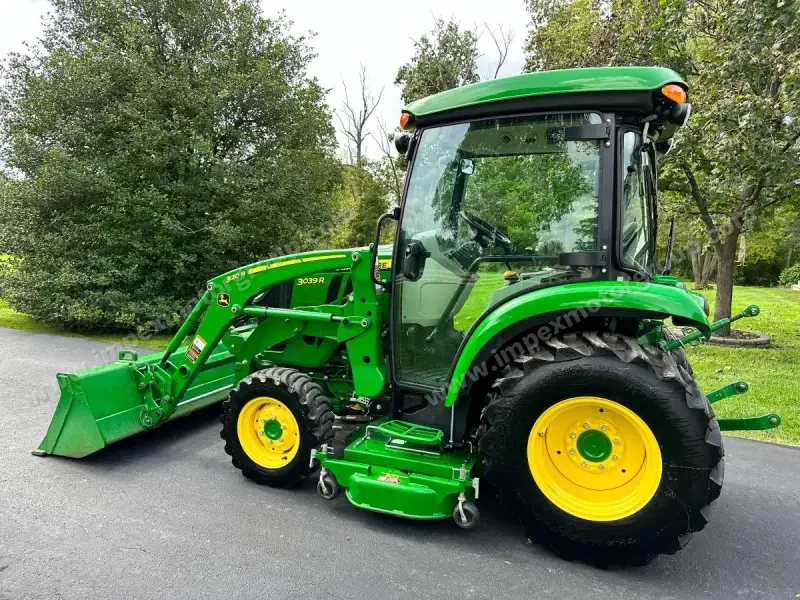 2020 John Deere 3039R photo 14
