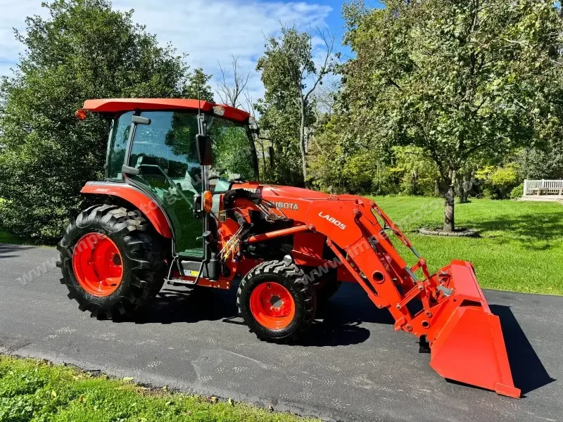 2019 Kubota Grand L4060 Tractor Cab photo 13
