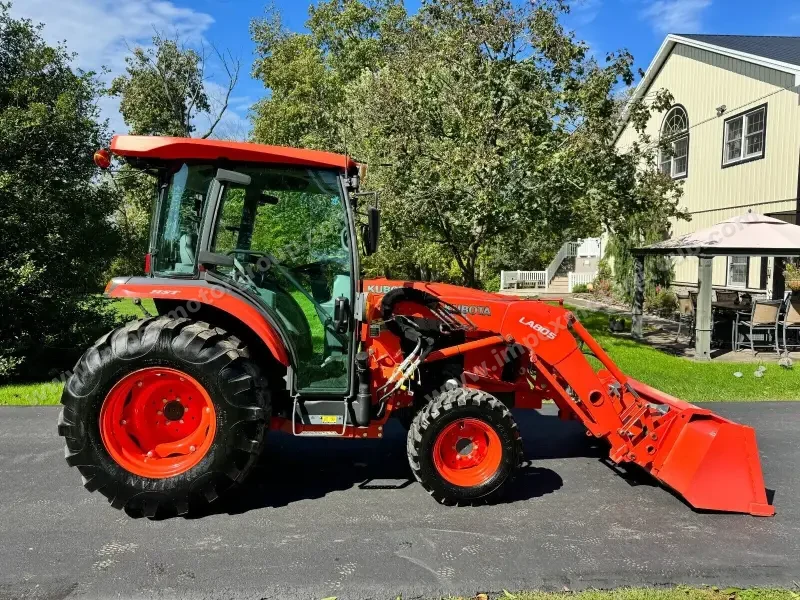 2019 Kubota Grand L4060 Tractor Cab photo 12