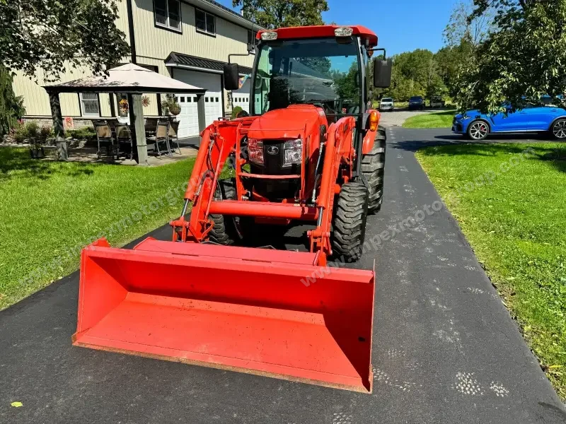 2019 Kubota Grand L4060 Tractor Cab photo 3