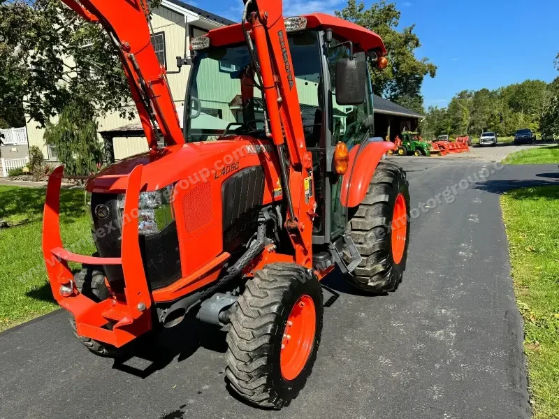 2019 Kubota Grand L4060 Tractor Cab photo 22