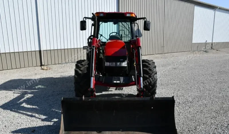 2009 Case IH Farmall 105U MFWD photo 2