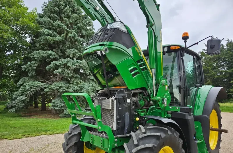 2017 John Deere 6130M MFWD photo 19