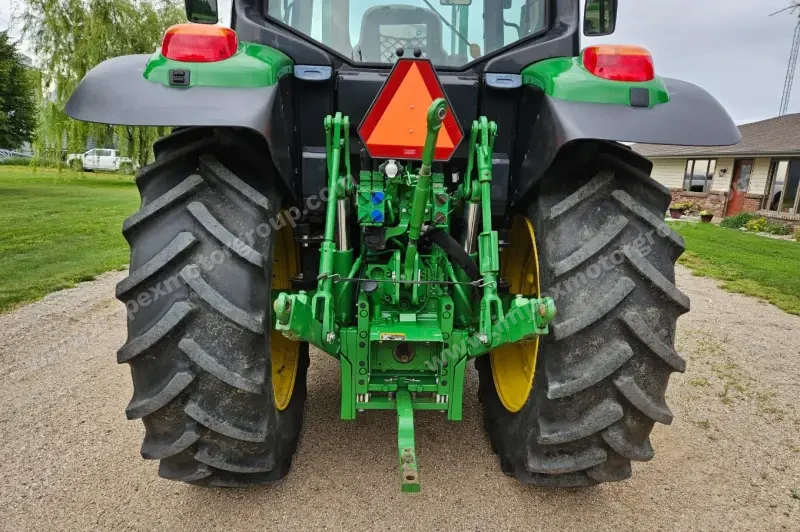 2017 John Deere 6130M MFWD photo 25