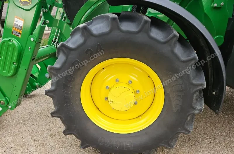 2017 John Deere 6130M MFWD photo 32