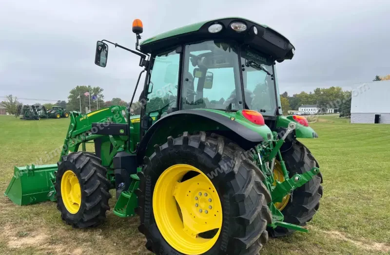 2020 John Deere 5125R MFWD photo 8