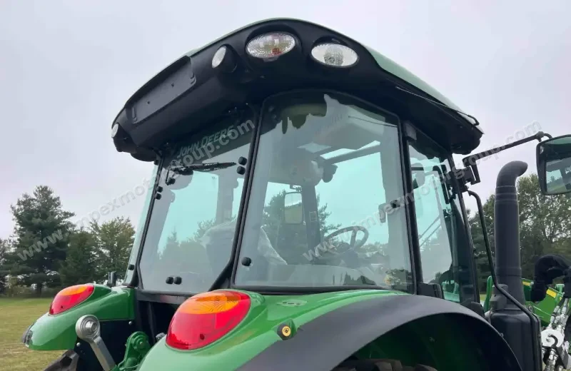 2020 John Deere 5125R MFWD photo 33