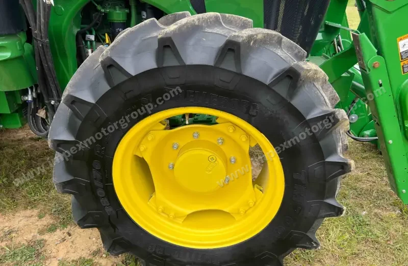 2020 John Deere 5125R MFWD photo 39