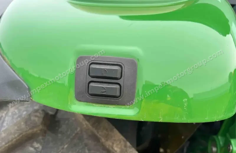 2020 John Deere 5125R MFWD photo 28