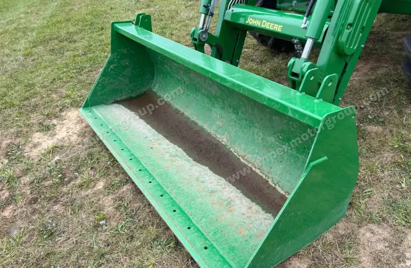 2020 John Deere 5125R MFWD photo 16