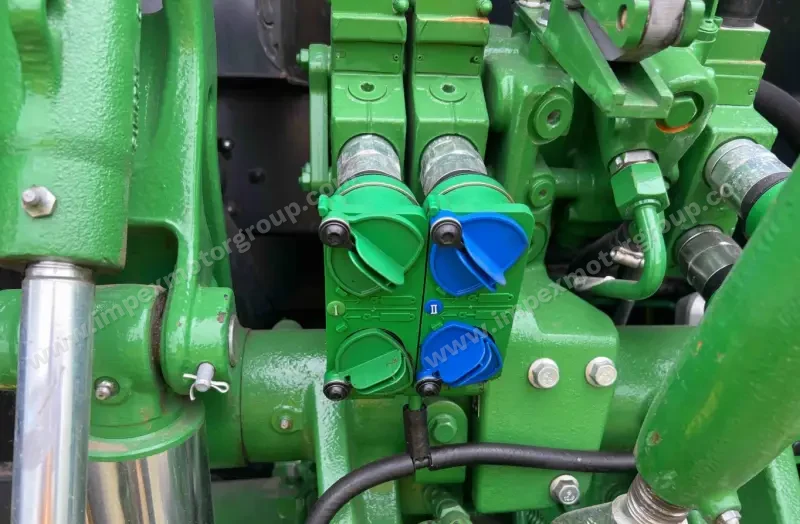 2020 John Deere 5125R MFWD photo 23