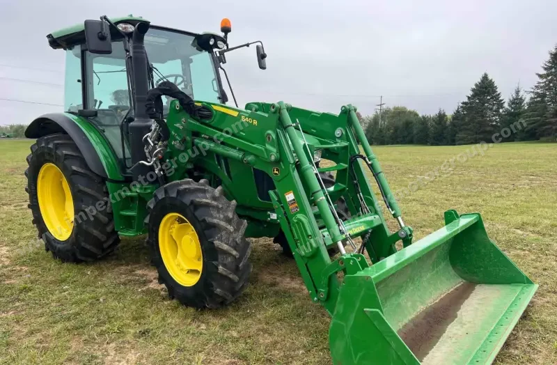 2020 John Deere 5125R MFWD photo 4