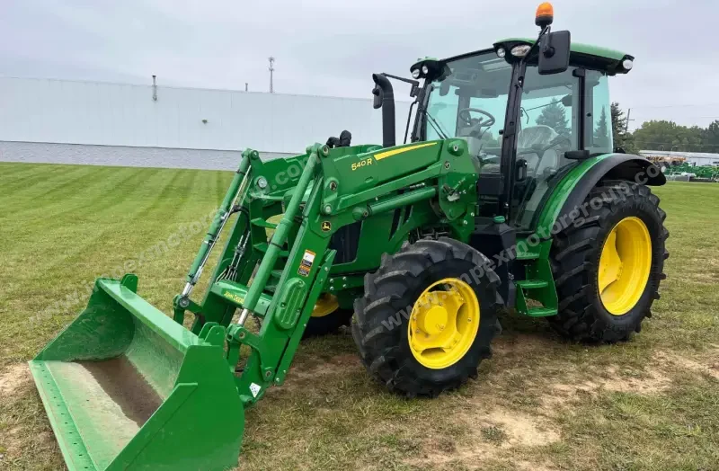 2020 John Deere 5125R MFWD photo 2