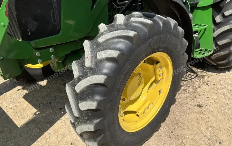 2016 John Deere 5100M MFWD Tractor W/H260 Loader & Bucket photo 40